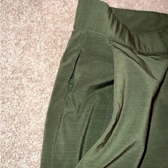 New Fabletics Mens The Only Pant Modern Slim Fit Olive Green size L - Picture 9 of 11